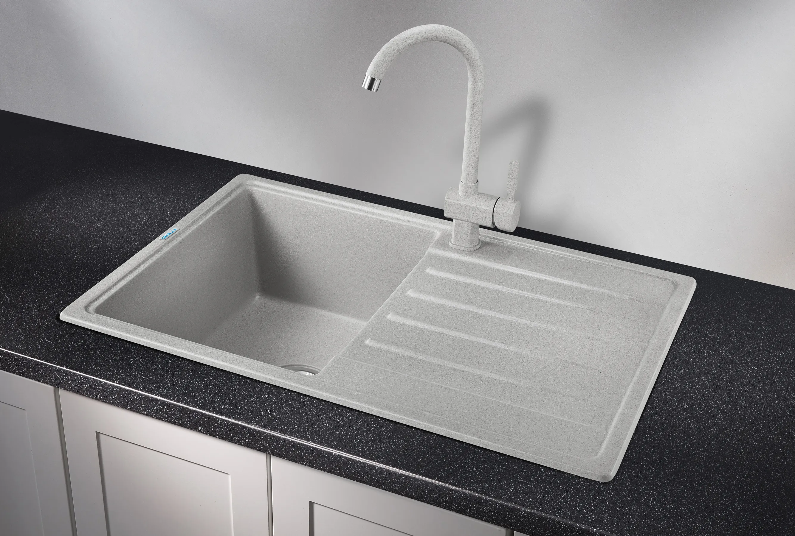 Мойка для кухни Granula Standart 7602 базальт, 76х50 см, прямоугольная